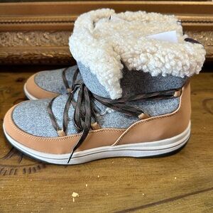 Clarks Women's Breeze Glacier Ankle Boot Grey Combi 8.5 M NEW IN BOX